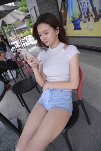 图片[1]-短发牛仔的漂亮女生【2.4G】-图好看