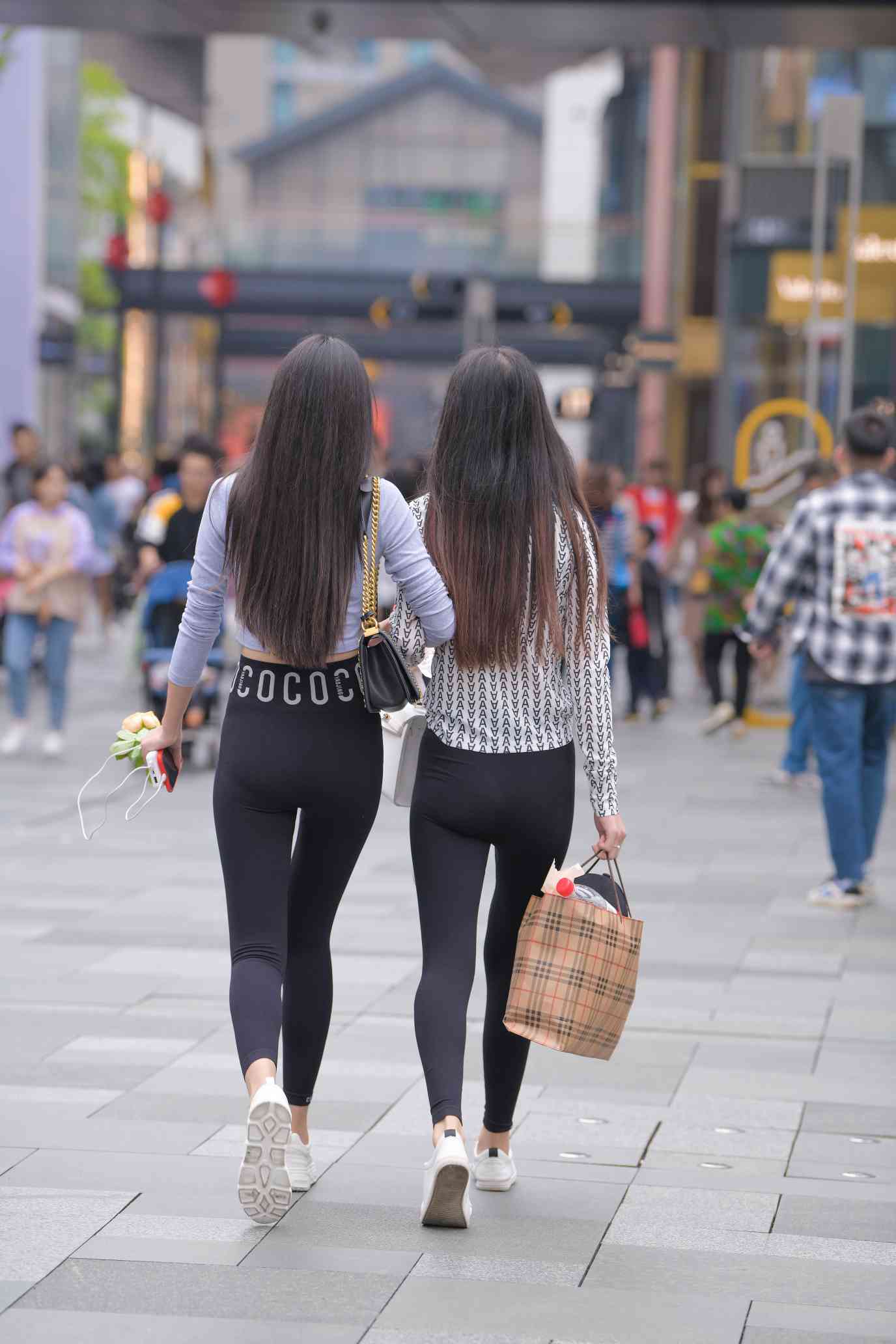 图片[4]-【免费】逛街的两个瑜伽裤姑娘【40P】04030-图好看