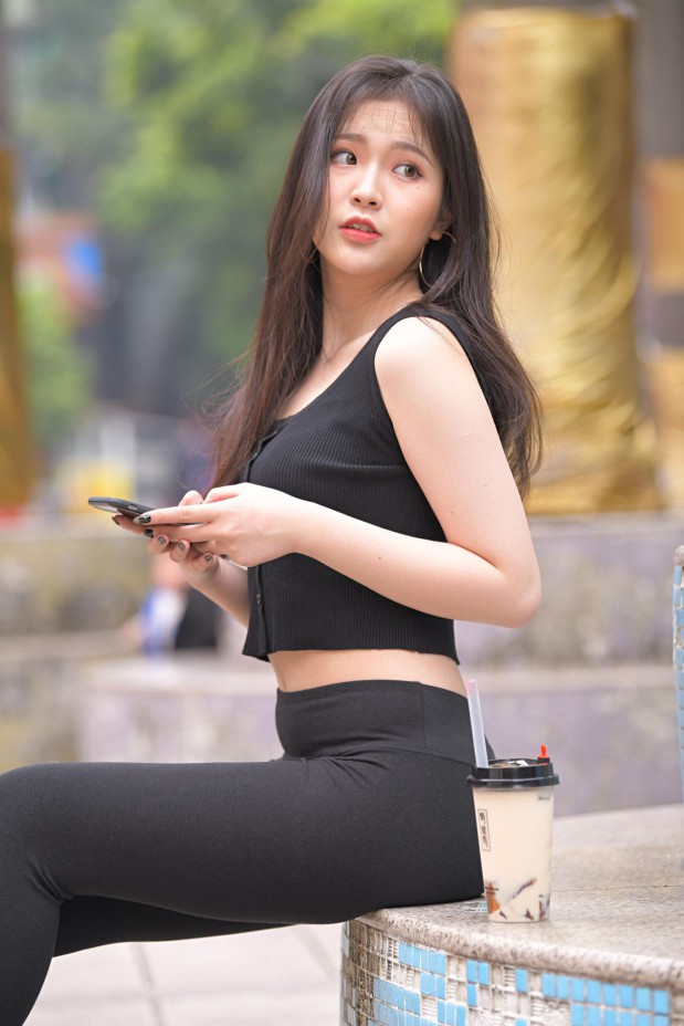 图片[1]-喝奶茶的黑色瑜伽裤长发姑娘【376P】00055-图好看