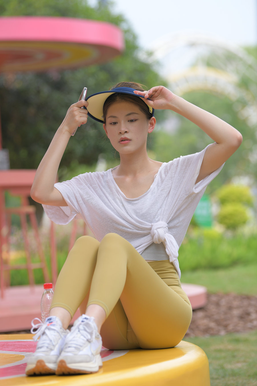 图片[1]-戴着遮阳帽的瑜伽裤女孩J2965 796P1V-27.1GB-图好看