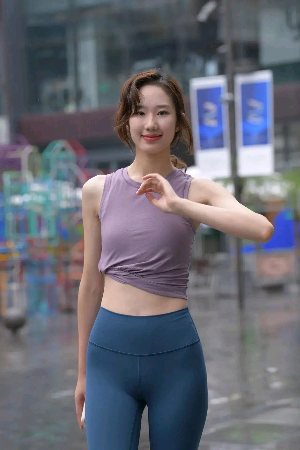 图片[2]-像刘亦菲的蓝色瑜伽裤姑娘J2234 552P1V-20.5GB-图好看