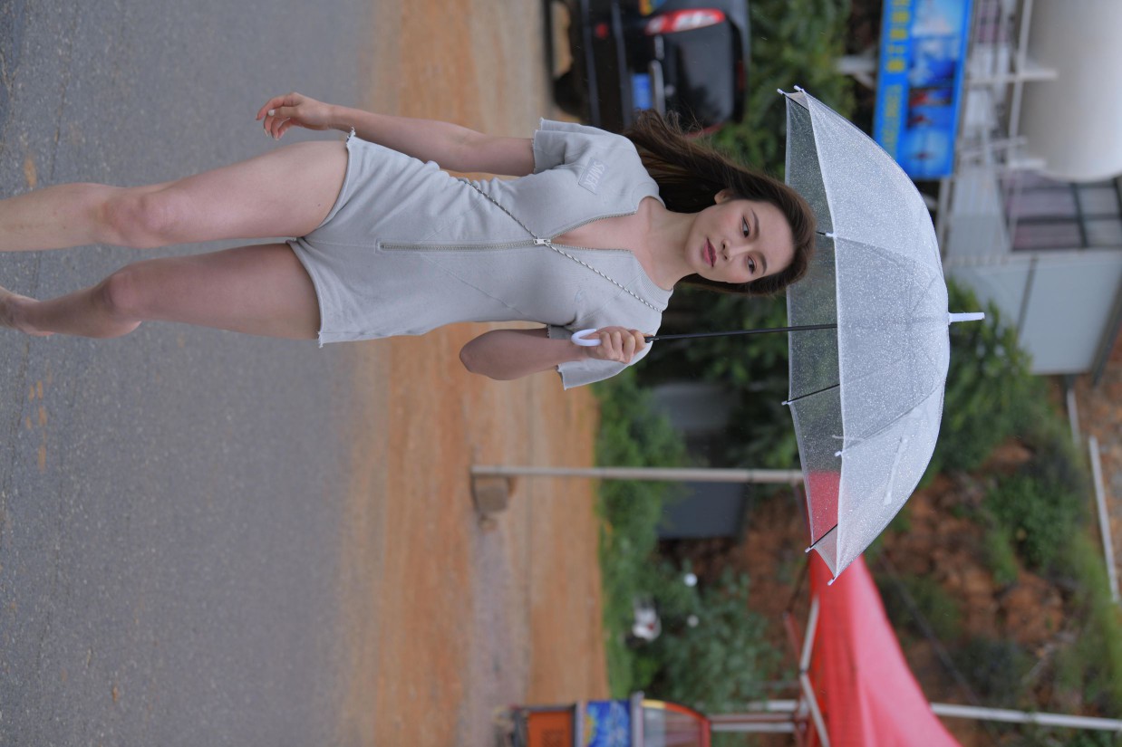图片[5]-阴雨天在海边骑车的长发女人【156P】00044-图好看