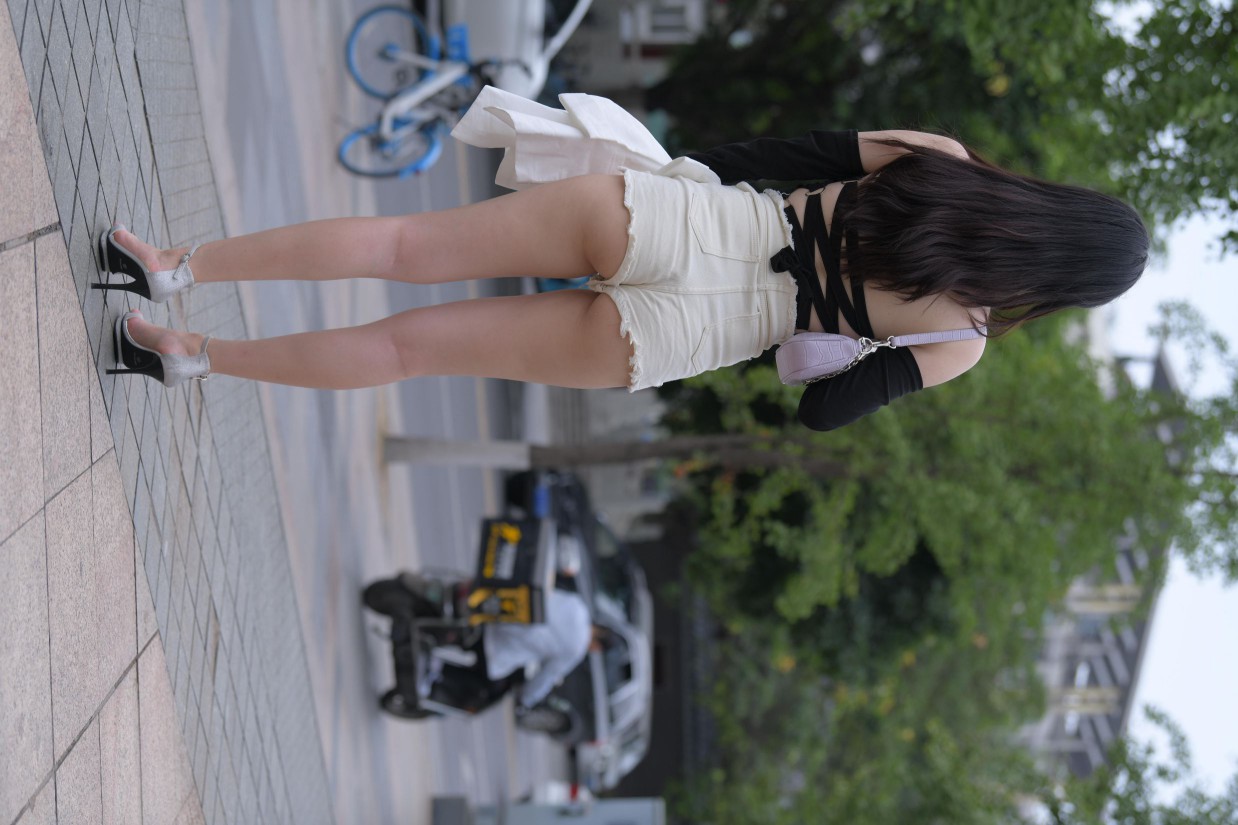 图片[5]-白色短裤的女生笑的很开心【177P】00035-图好看