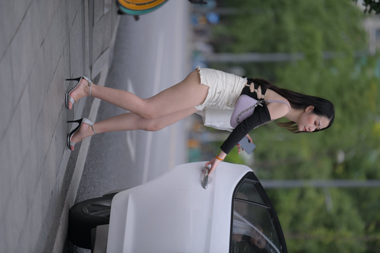 图片[6]-长发飘飘的白色热裤美丽女孩【49P】00029-图好看