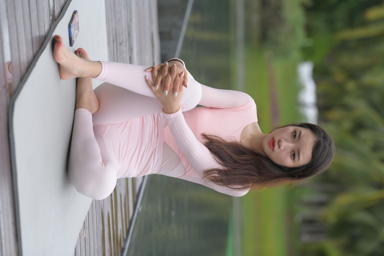 图片[7]-很漂亮眼睛也很大的白色瑜伽裤女孩【249P】00063-图好看