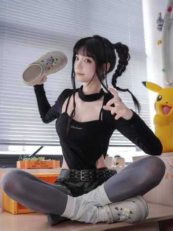 图片[10]-牛仔热裤+灰丝姑娘玩自拍-图好看