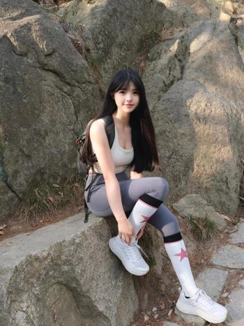 图片[7]-爱爬山的瑜伽裤MM，太甜美了！~-图好看