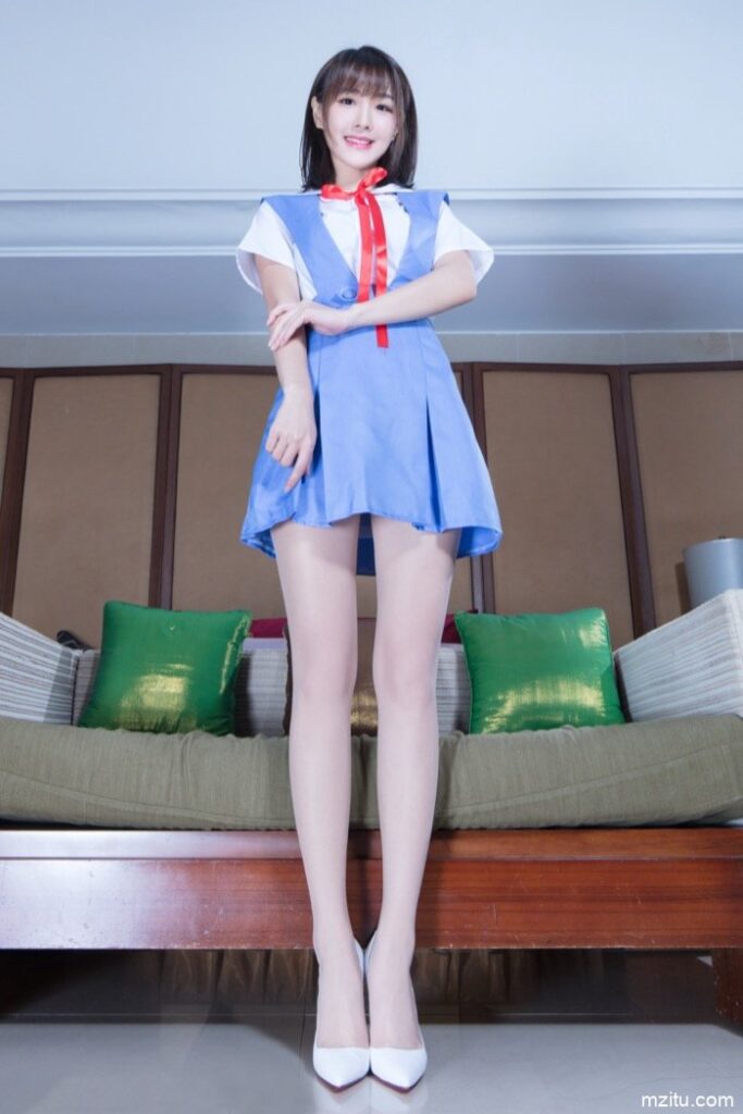 台湾妹子好甜美，一双大白腿让人移不开眼！-图好看