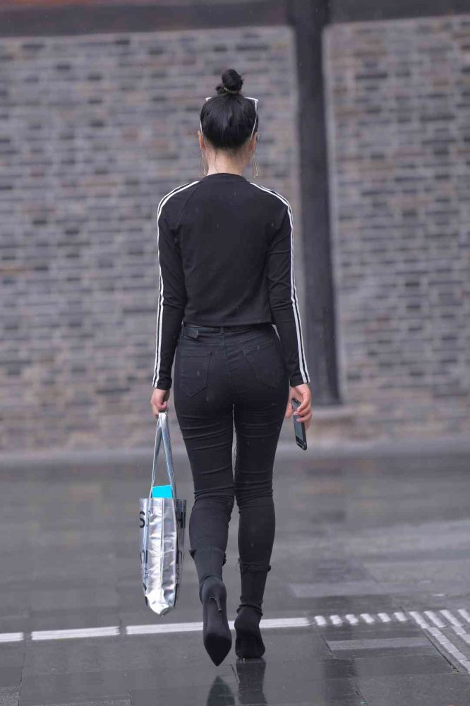 【免费】酷酷的紧身牛仔裤女人【7P】04038-图好看