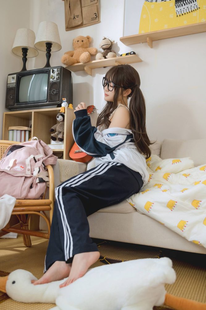 穿校服的双马尾女孩【64P】20010-图好看