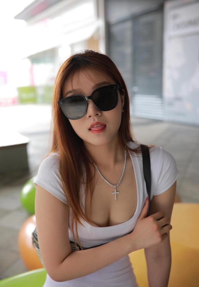 看上去拽拽的瑜伽裤女孩 J1695 425P1V-14.0GB-图好看