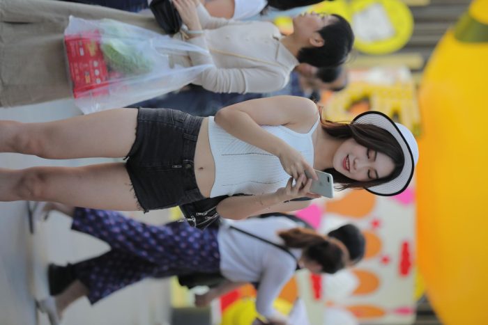 非常时尚阳光的牛仔热裤女孩【808P】00064-图好看