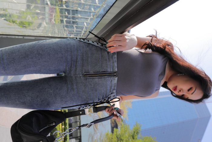 漂亮的紧身牛仔裤长发女孩【474P】00059-图好看