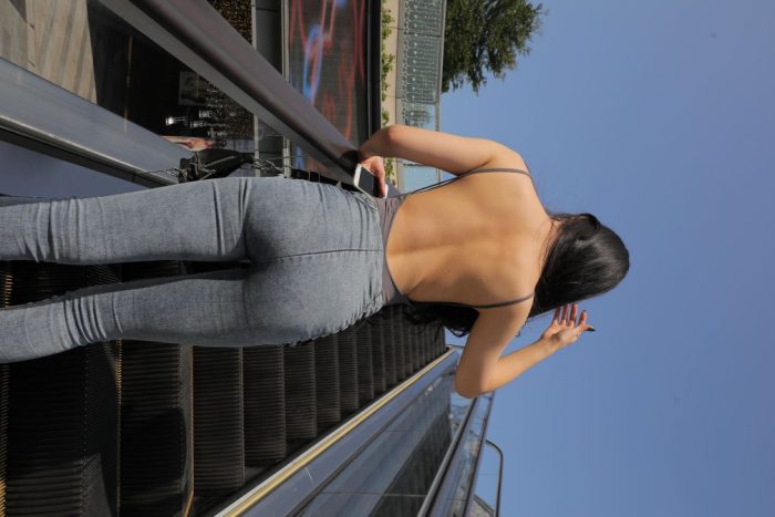 漂亮的紧身牛仔裤长发女孩【474P】00059-图好看