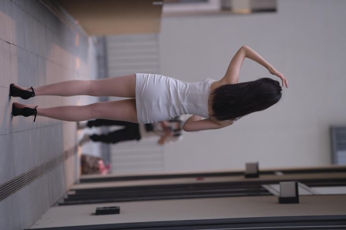 长发女孩紧身短裙特别显身材【245P】00040-图好看