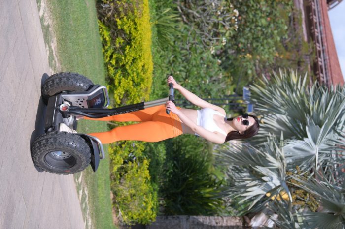 骑着平衡车的橘黄色瑜伽裤妹妹【620P】00054-图好看